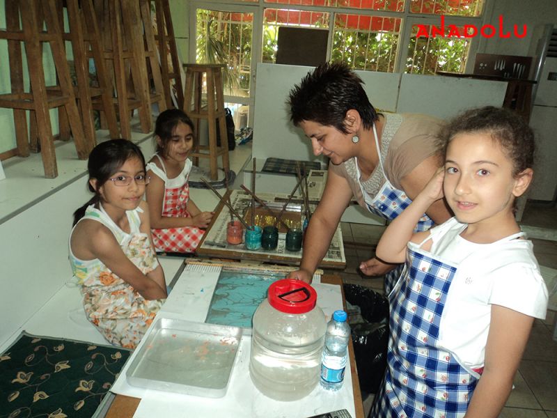 Çocuklar İçin Yazın Gidebileceği Ebru Kursları Adana