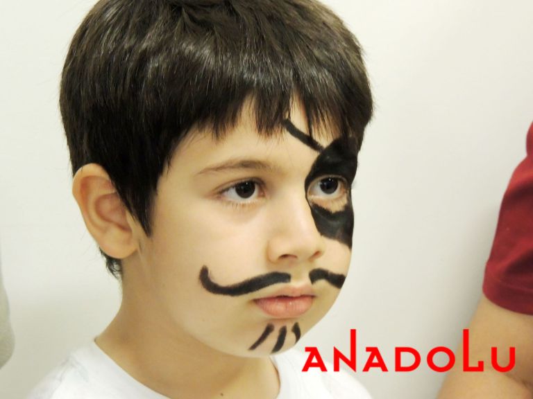 Çocuklara Yönelik Sanat Eğlencesi