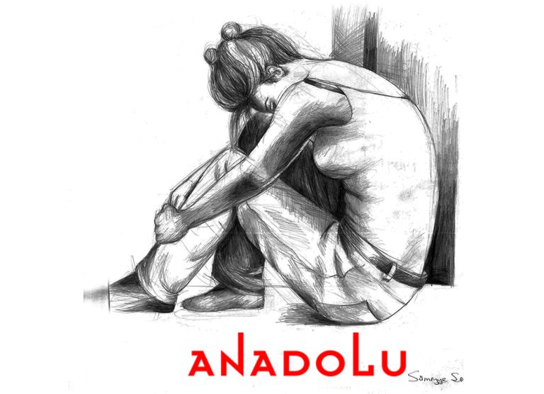 Karakalem Kadın Model Çizimi